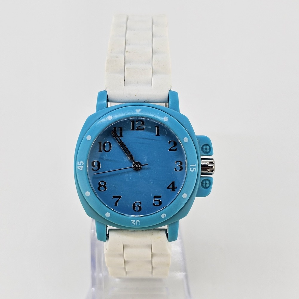 Women's Analog Watch 33MM Blue Dial White Plastic Bands NEW Battery READ